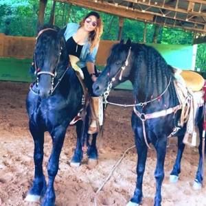 Meet your Posher, Johana
